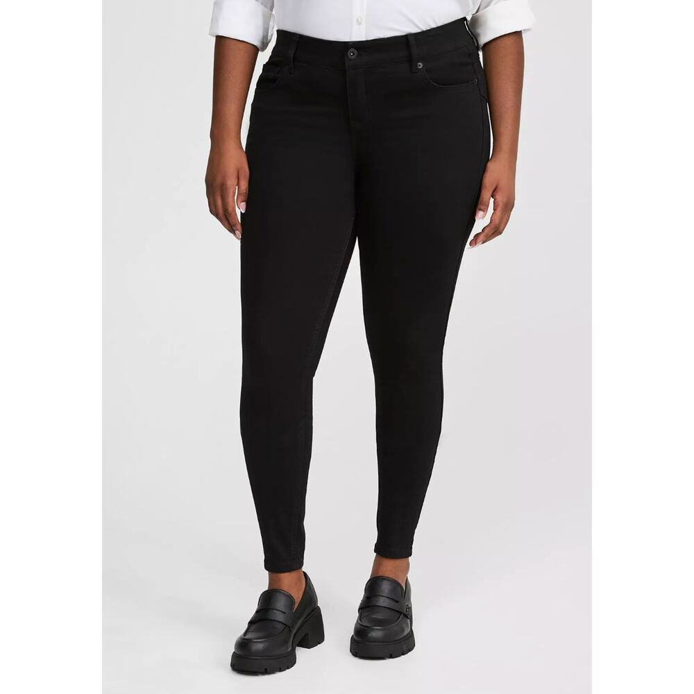 Torrid Bombshell Premium Stretch Black Skinny Jea… - image 1